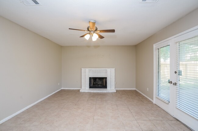 Building Photo - 7834 Sunny Ridge Dr