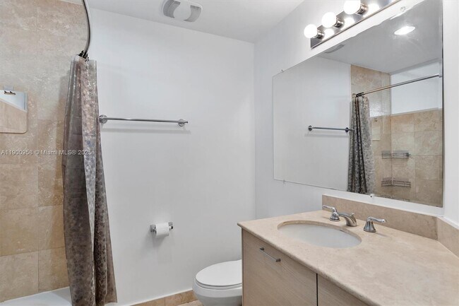 Building Photo - 350 NE 24th St