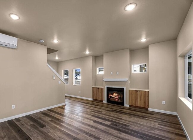 Building Photo - Welcome to the Ridge! 3 Bedroom Home for R...