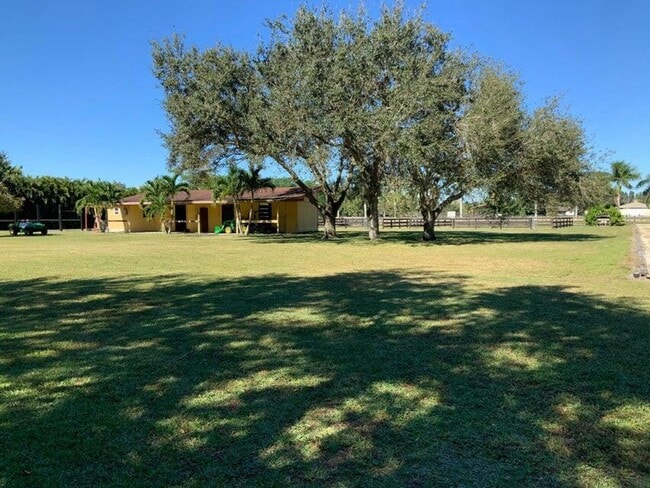 Building Photo - 16693 Deer Path Ln