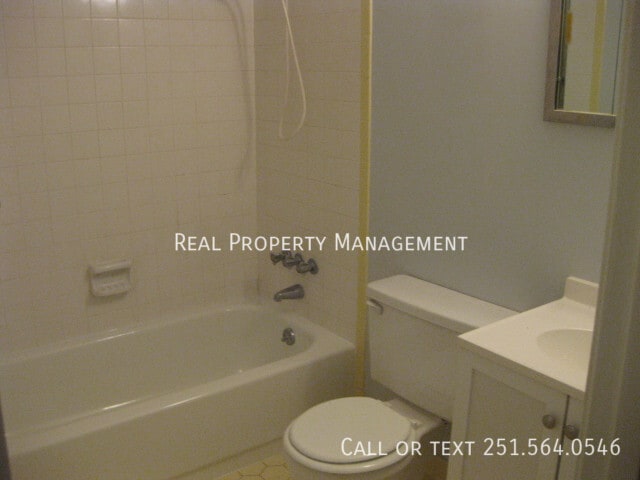 Building Photo - 1505 Deerwood Dr E