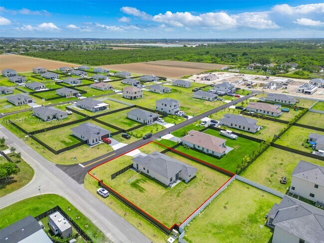 Building Photo - 32206 SW 196th Ave