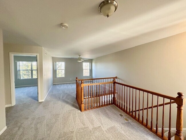 Building Photo - Excellent 2 Bedroom Plus Huge Loft  2.5 Bath and 2 car attached garage