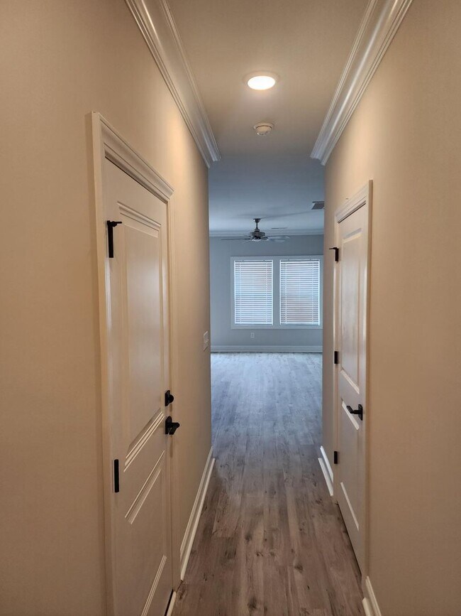 Building Photo - 2104-A  N. Kali Lane