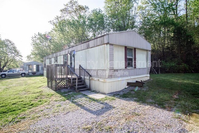 Building Photo - 821 Hillvale Rd