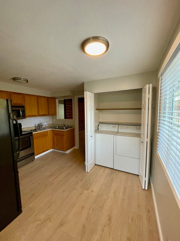 Building Photo - 722 S Kcid Rd