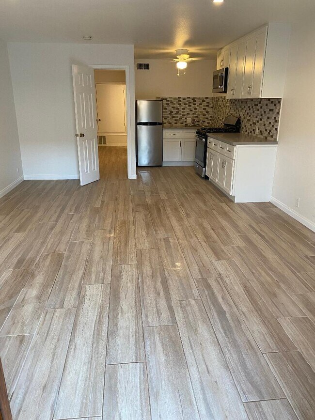 Kitchen/Dining Room - 17200 Newhope St
