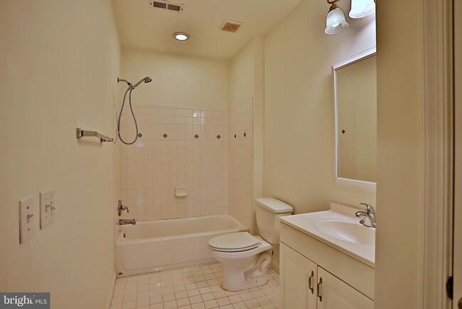 Building Photo - 13022 Tortoise Pl