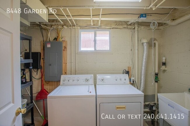 Building Photo - 8448 Garden Rd