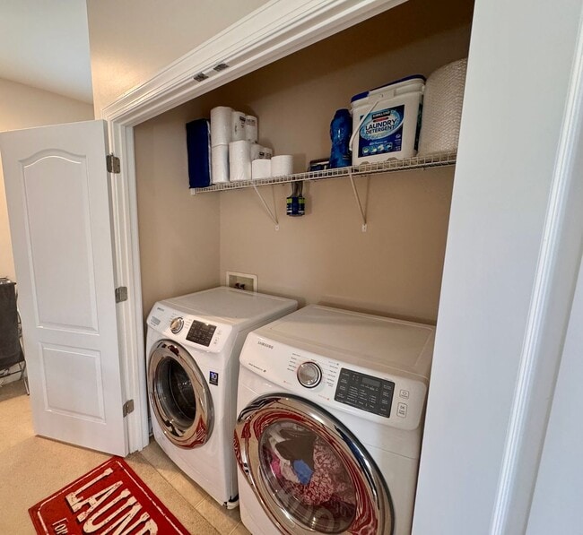 Building Photo - Beautiful 3BR/2.5BA Home in the Ballantyne Area; Great Schools!