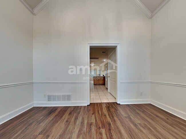 Building Photo - 6207 Chester Cv