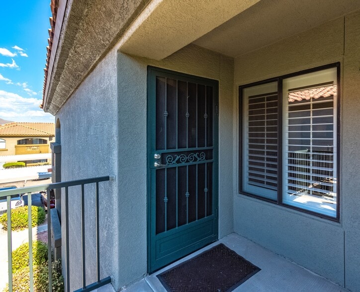 Front door - 5751 N Kolb Rd