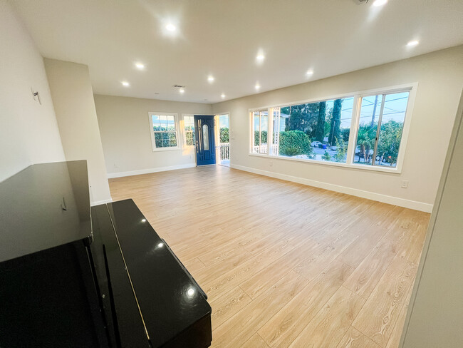 Living Room - 3055 Henrietta Ave