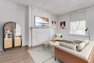 Building Photo - 112 Tecumseh St