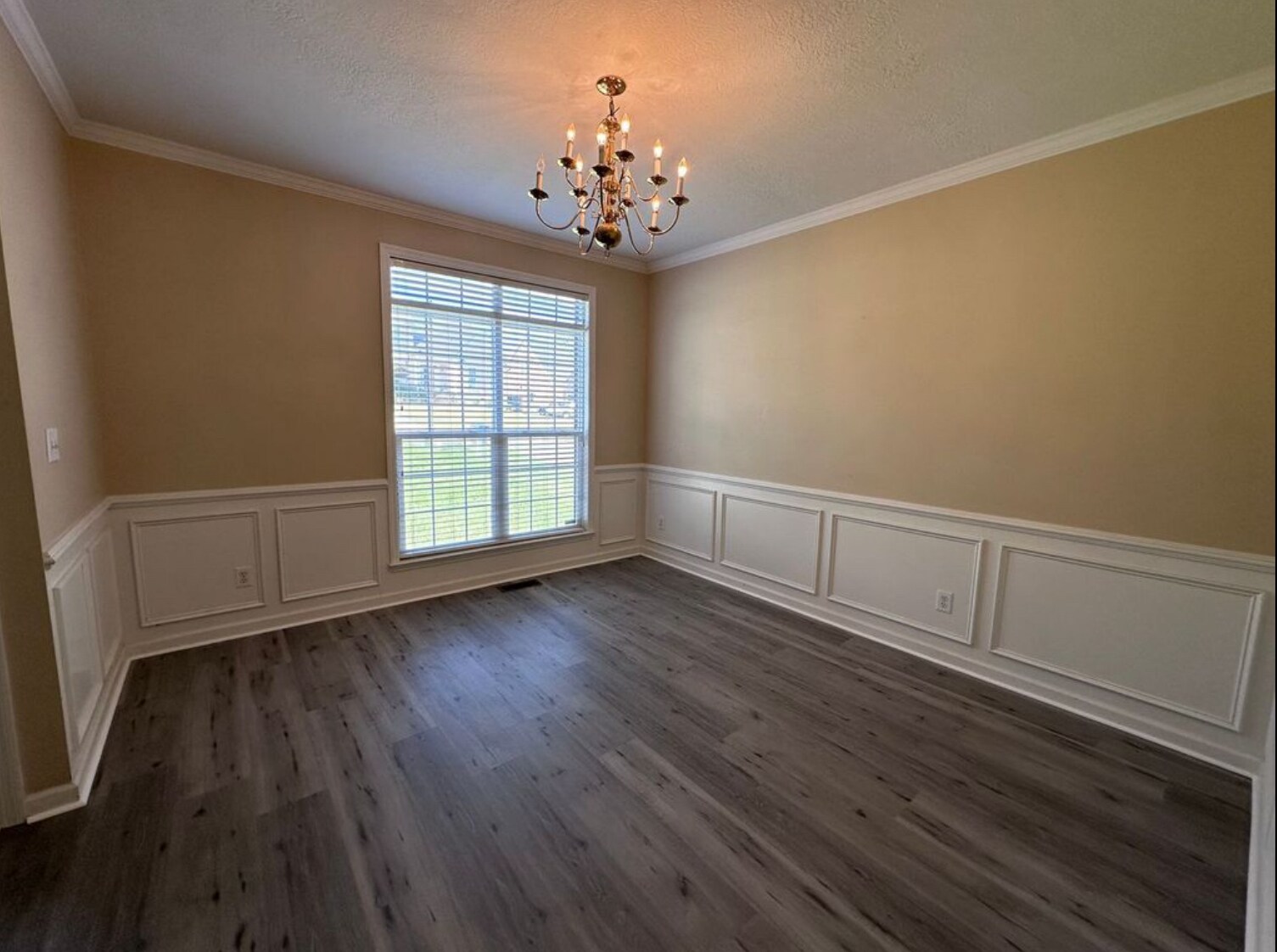 Building Photo - 297 High Chaparral Dr