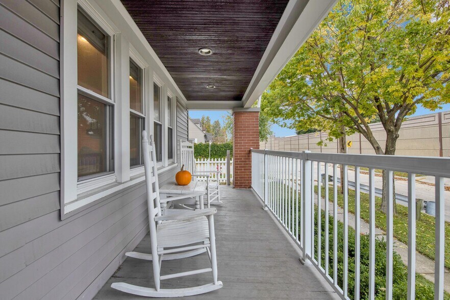 Building Photo - 3124 S Ellen St