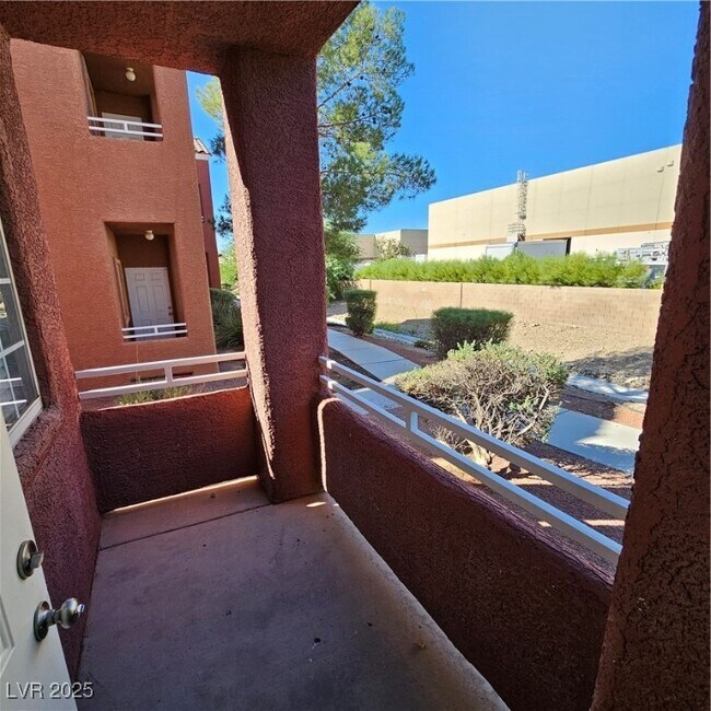 Building Photo - 4730 E Craig Rd