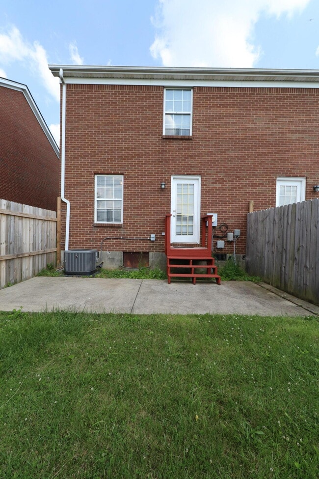 Building Photo - 209 Coburn Dr