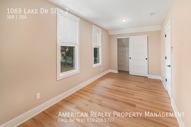 Building Photo - 1069 Lake Dr SE