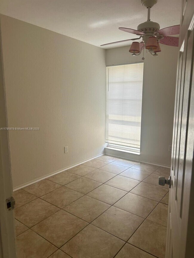 Building Photo - 1399 Cindy Cir NE