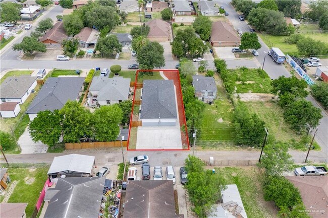 Building Photo - 2409 W Hackberry Ave
