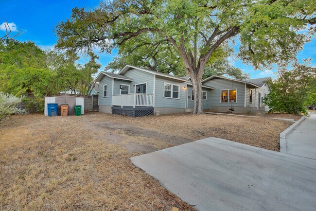Building Photo - 3113 Robinson Ave