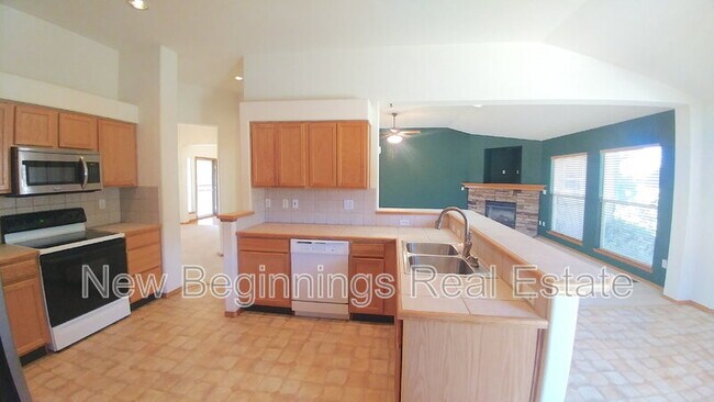 Building Photo - 4411 Hickory Hollow Dr