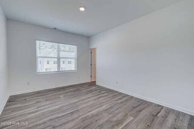 Building Photo - 7110 Fisk Dr