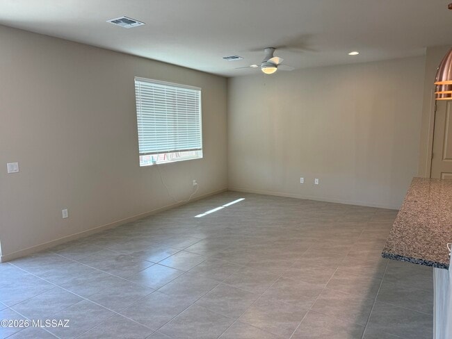 Building Photo - 8829 N Sherry Cervi Wy