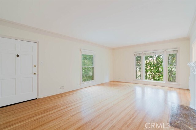 Building Photo - 5962 S San Vicente Blvd
