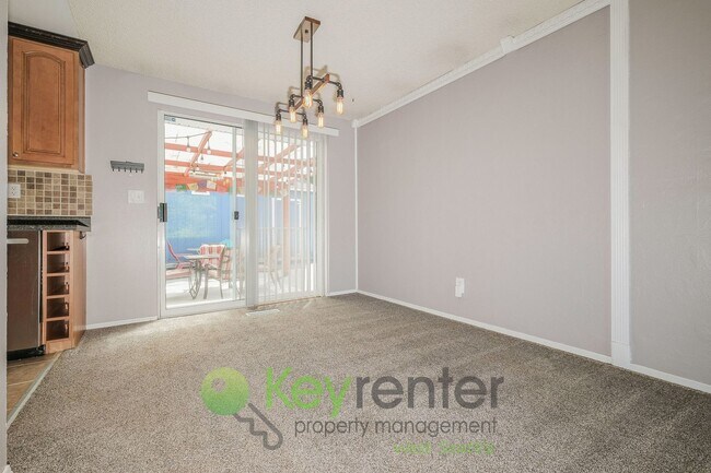 Building Photo - Des Moines 3 Bed Gem with Hot Tub and Spacious Layout