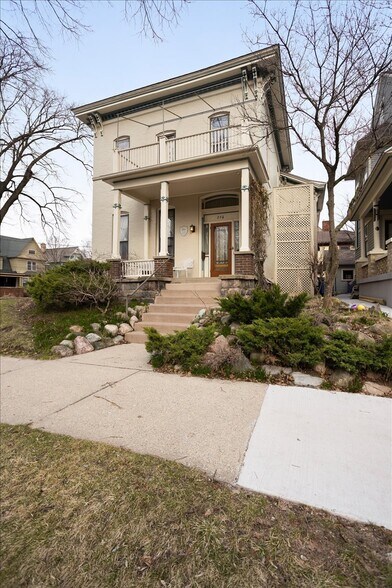 Building Photo - 246 Prospect Ave NE