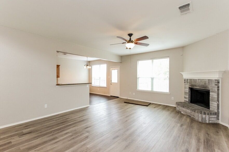 Building Photo - 948 Benjamin Dr