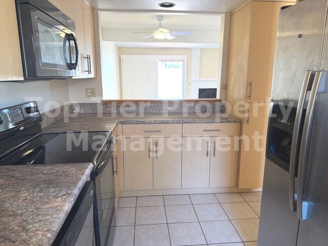 Building Photo - ***Charming 2 bed / 2 bath Townhome in Coastal Carlsbad - Available 04/18***
