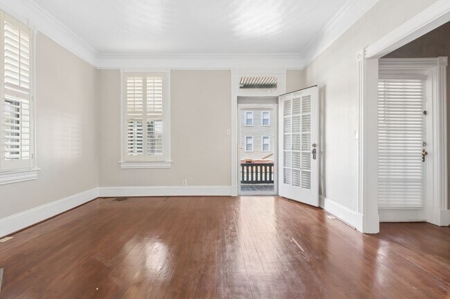 Building Photo - 437 Dinwiddie St