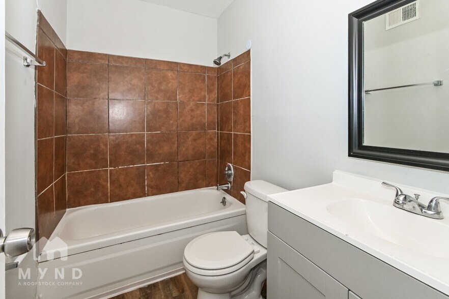 Building Photo - 2593 Courtney Dr