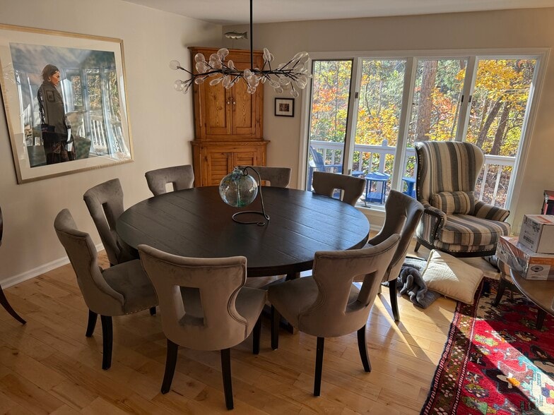 Large dining area - 45 Pentland Hills Dr