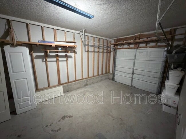 Building Photo - 264 Orchard Hill Dr