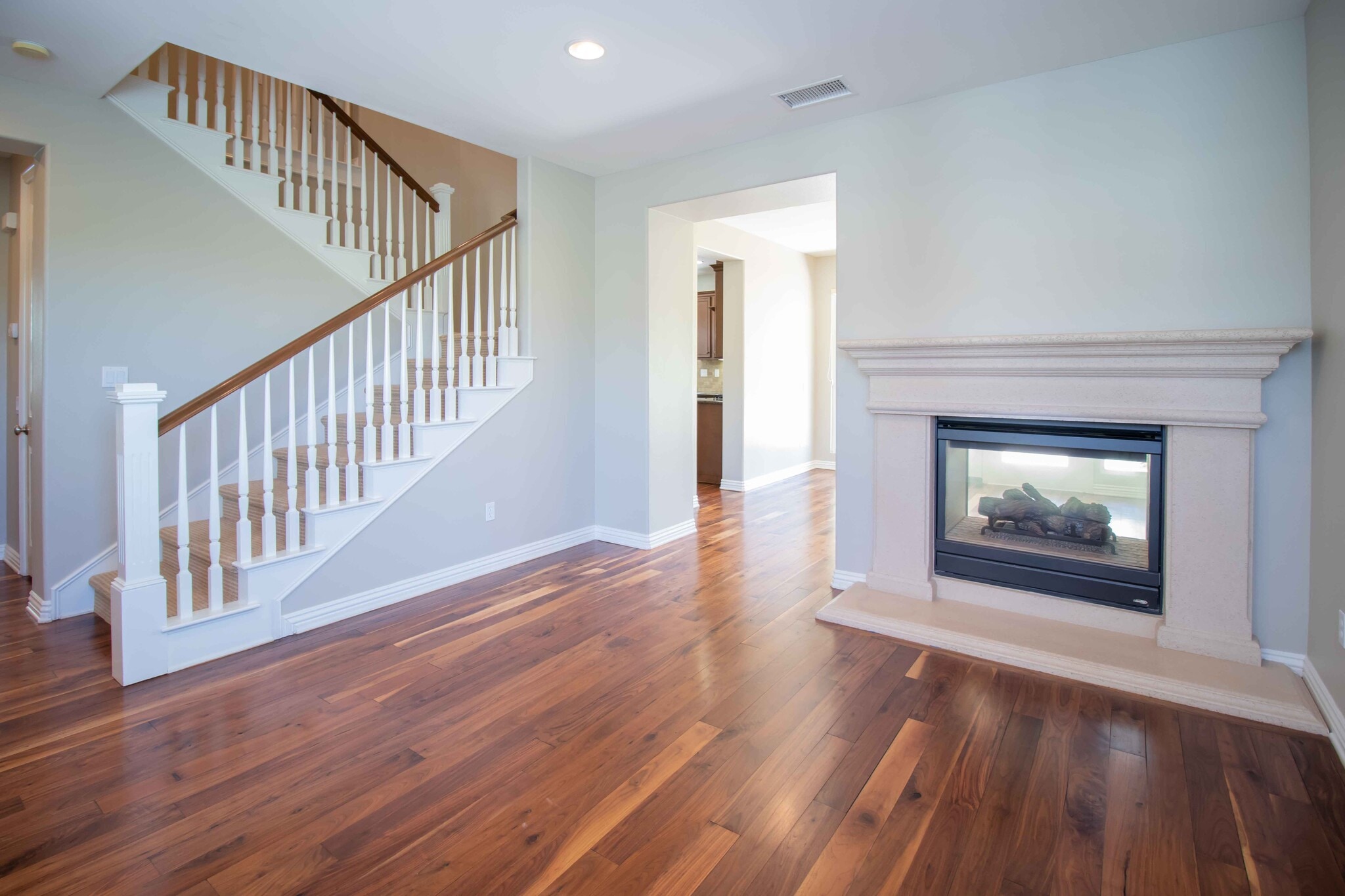 Building Photo - 4684 Luna Ct