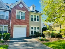 Building Photo - 24 Lee Ct