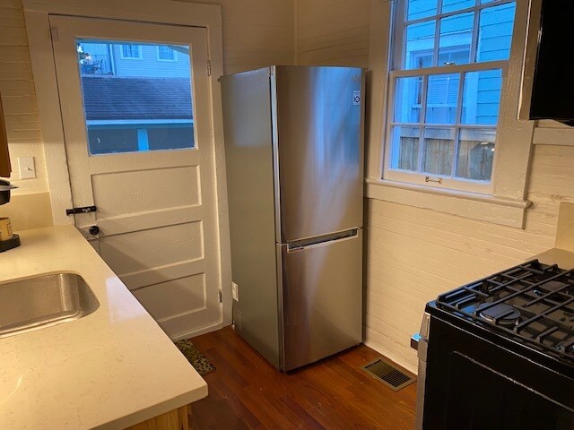 Building Photo - 1412 Erato St