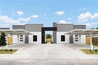Building Photo - 428 Acacia St