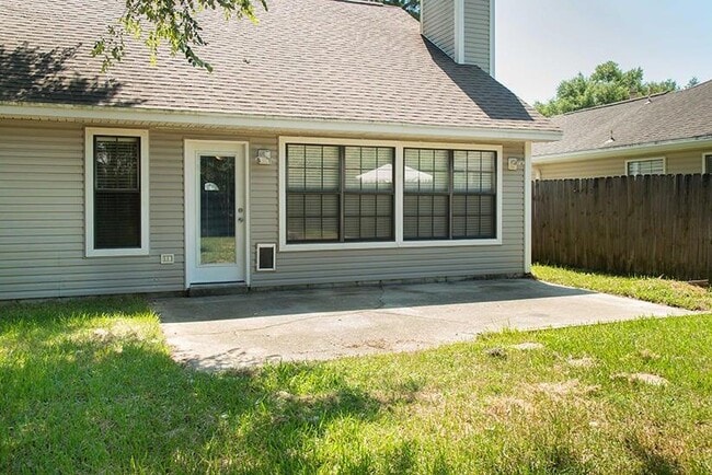 Building Photo - 1066 Windmill Dr
