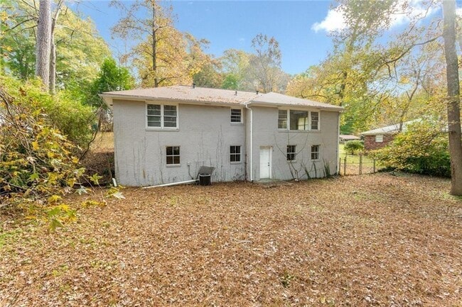 Building Photo - 2720 Stonecreek Rd