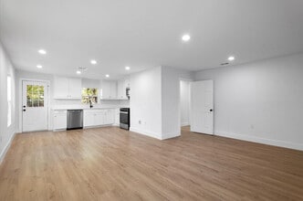 Building Photo - 3735 Millet Ave