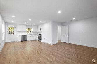 Building Photo - 3735 Millet Ave