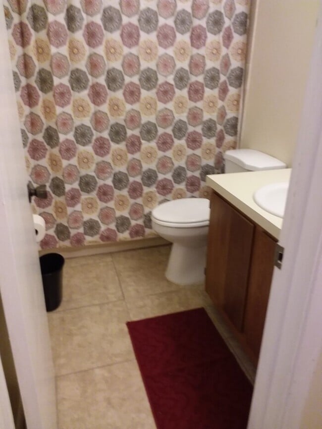 Building Photo - Two Bedroom Townhouse Near NAS Jax