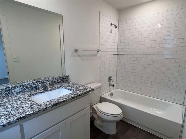 Building Photo - 2430 S Fannin Ave