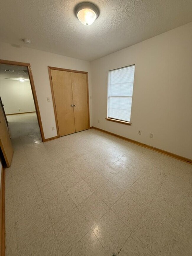 Building Photo - 2208 N Malcolm St