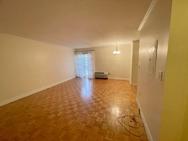 Building Photo - 1111 River Rd